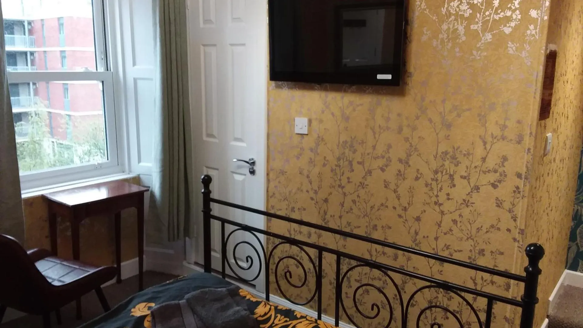 Ivy- Braveheart Guest House Edimburgo