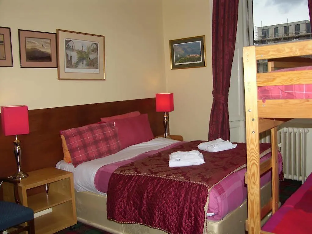 Ivy- Braveheart Guest House Edimburgo