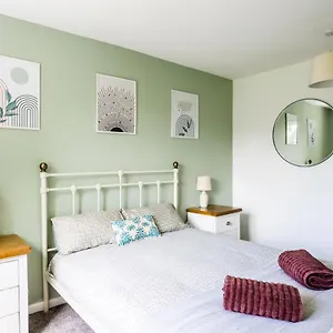 Cosy Centre Townhouse Apartment