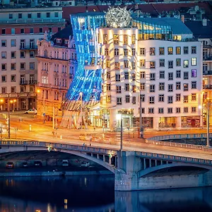 Dancing House - Tančící Dům Hotel
