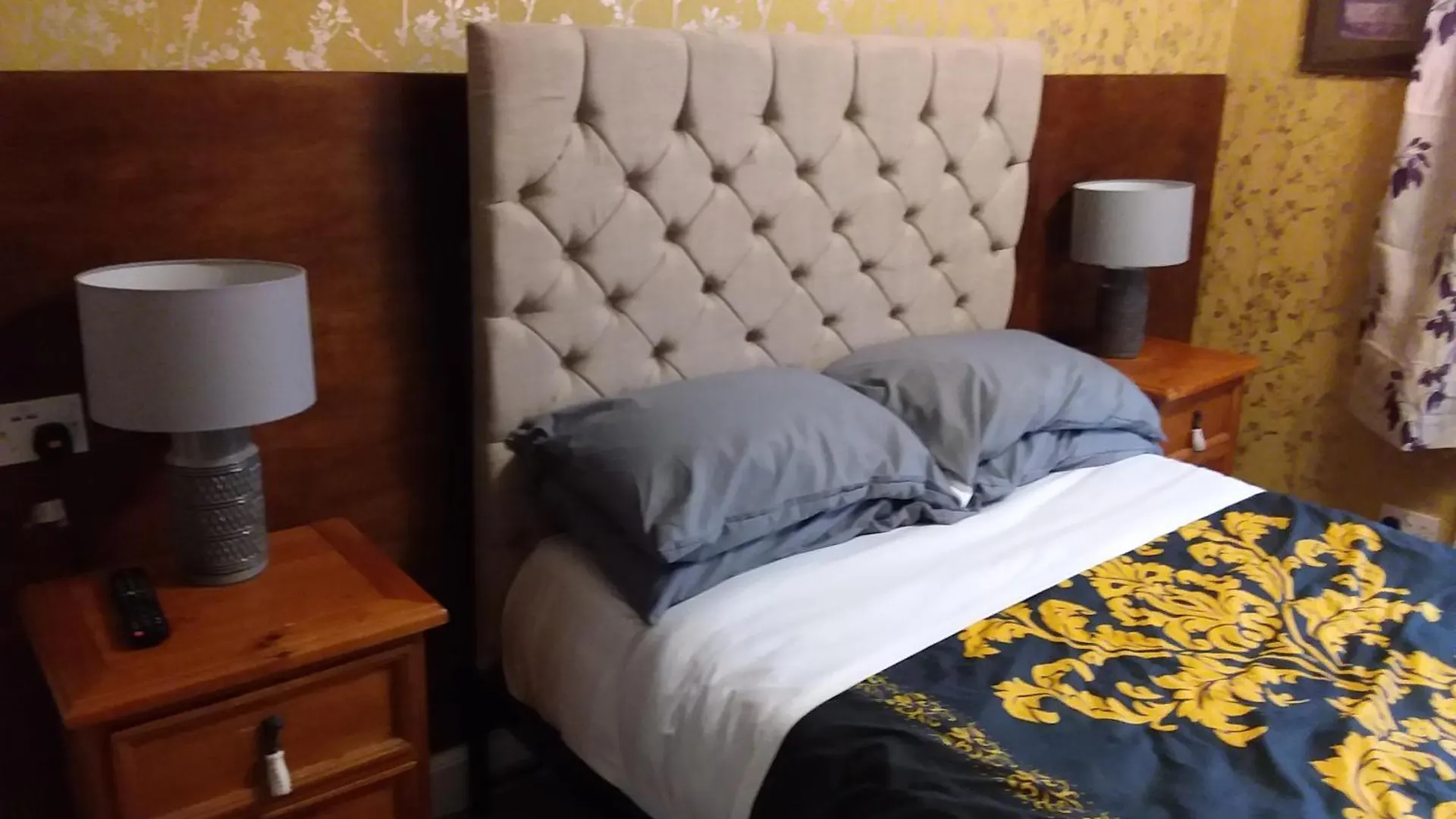 Ivy- Braveheart Guest House Edinburgh