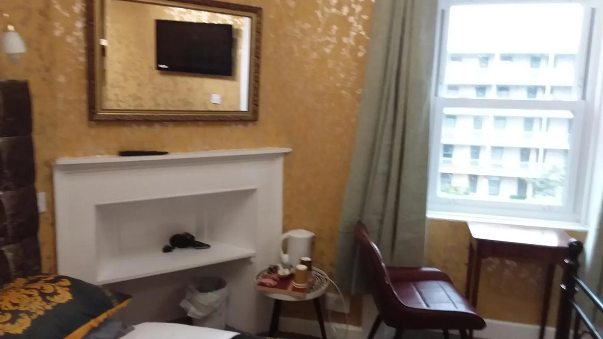 Ivy- Braveheart Guest House エディンバラ